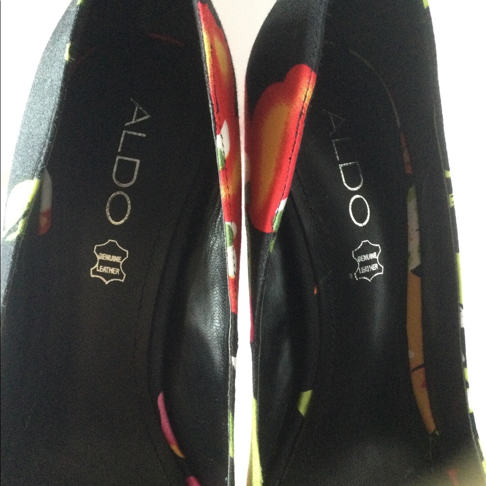 Aldo size 37 platform heels floral genuine leather - Picture 9 of 9